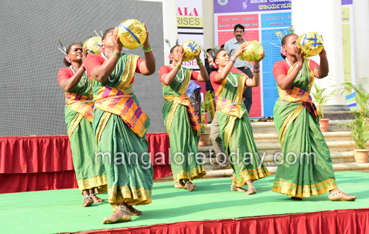 Konkani lokostav